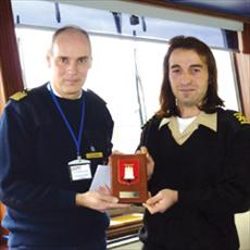 Mustafa Dayı, ilk kez Hamburg Limanı&#039;na Demirledi