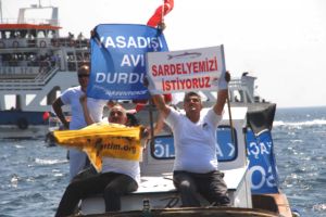 Çanakkale Bogazı&#039;nda Trol Eylemi