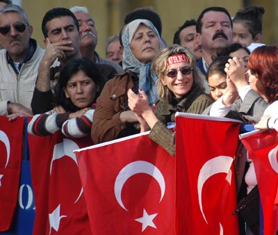 Denizcilerde Fener Alayı Coşkusu