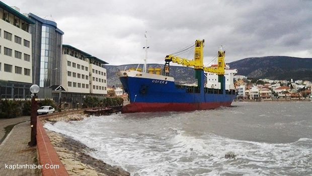 Fırtınada sürüklenen ’hayalet gemi’ hurda olacak