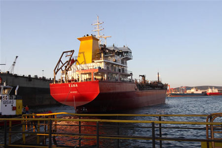 M/T Tana tankeri denizle buluştu