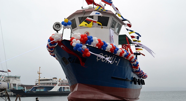 &quot;ÇOMÜ-1&quot; adlı gemi denize indirildi.