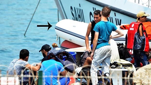 Suriyeli 50 kaçak, botları batmak üzereyken kurtarıldı