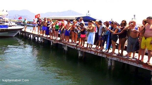 Caretta Caretta Görebilmek İçin Saatlerce Bekliyorlar