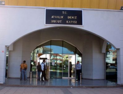 Ayvalık Limanı Kapatıldı