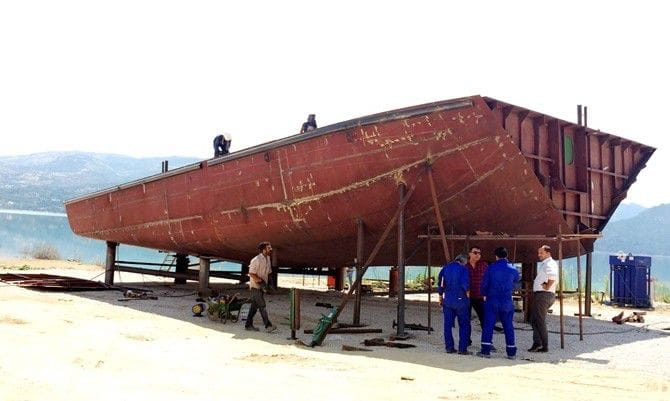 Ermenek Gölü İçin Yolcu Teknesi Yapıyor