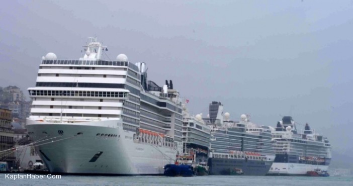 Dev kruvaziyerler Karaköy&#039;den geçti