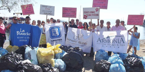 Çatal Ada’da Deniz Temizliği Yapıldı