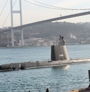 Denizaltı ve Gemi Sürüklendi