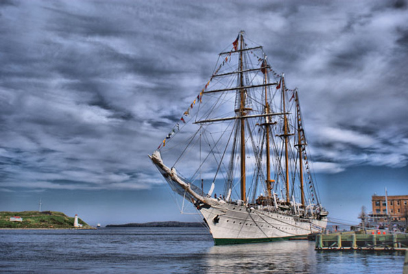 İşkence Gemisi Protesto Edildi