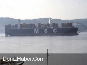Boğaz&#039;dan Dev Konteyner Gemisi Geçti