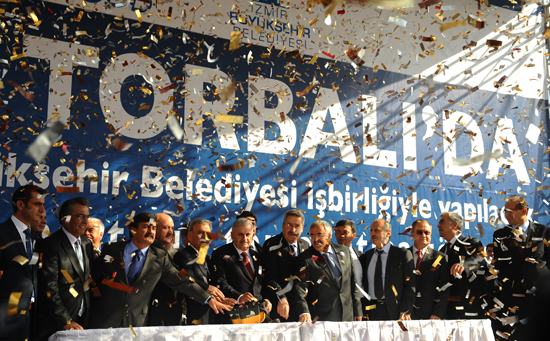 &quot;Mesele hizmetse siyaset teferruat&quot;