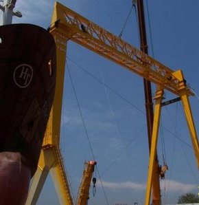 Lodos Tersanede Vinç Devirdi