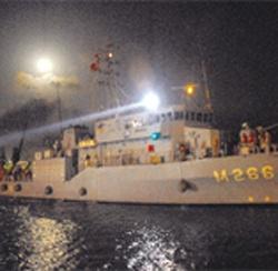 Kamyonların korna sesleriyle battı