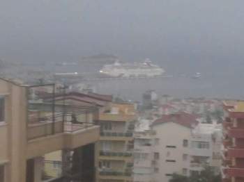 Kuşadası&#039;nda Yağmur ve Fırtına