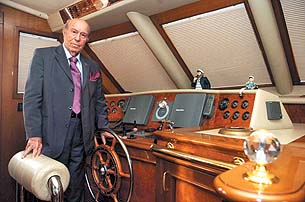 Türk Gemilerini Dünya Sularında Yüzdürüyor