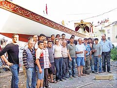 Lüks yatlar kadın eliyle güzelleşiyor