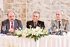 "İzmir Limanına 3. Nesil Gemiler Girmeli"