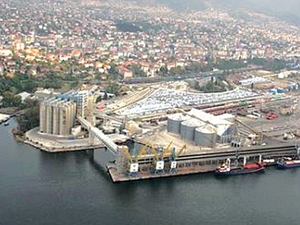 Derince Limanı İçin Açlık Grevine Başladılar