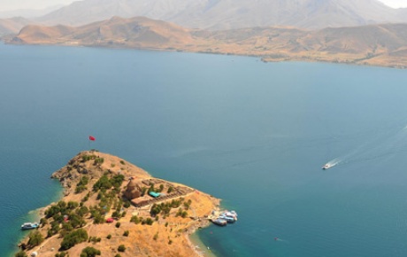 "Artık Van Gölü değil Van Denizi"