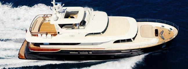 Patron tekneleri şova çıkıyor