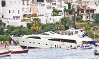 Lüks yatı kurtarma çalışmaları başladı