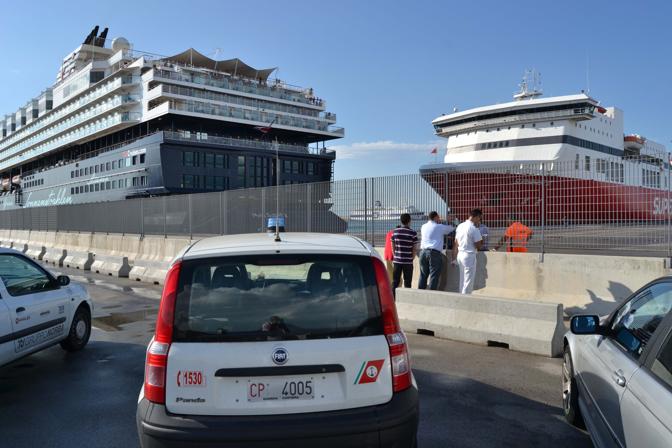 Yolcu Gemisi ile Feribot çarpıştı