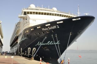 Kuşadası Limanı Turistle Doldu