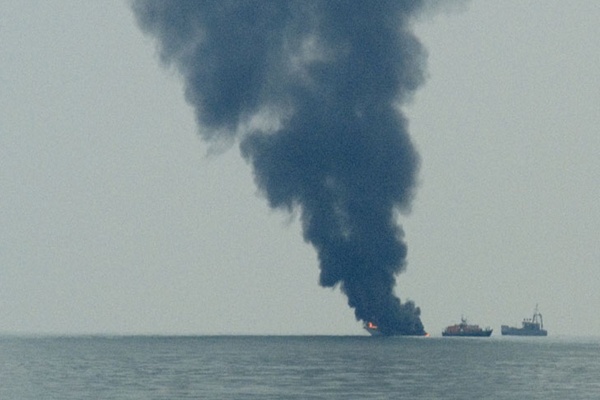 Kekova koyunda tekne yandı: 2 yaralı