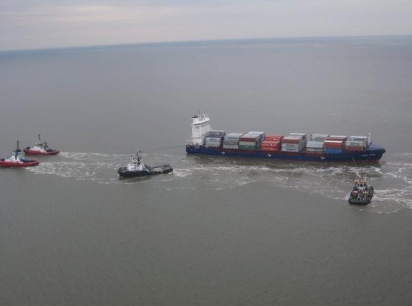 Almanya'da Konteyner Gemileri Çarpıştı..