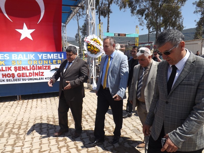 Akbük'te Düzenlenen Balık Şöleninde Üç Ton Balık Tüketildi