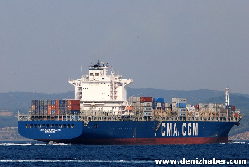 "CMA CGM BALZAC" Boğaz'dan Geçti