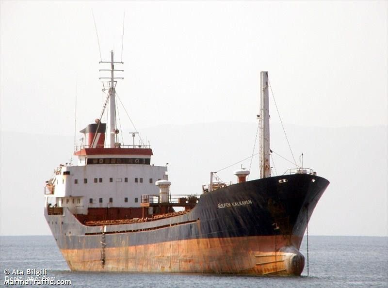 Gülfem Kalkavan İsimli Gemi Tuzla&#039;da Karaya Oturdu