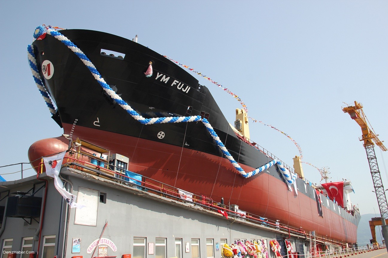 Marmara Tersanesinde YM FUJI Denize İndirildi