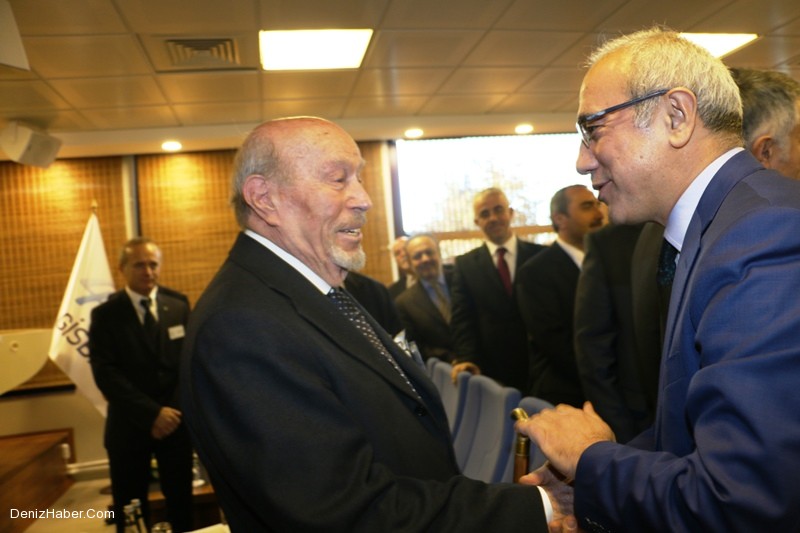 Ulaştırma Bakanı Lütfi Elvan Tuzla’daydı