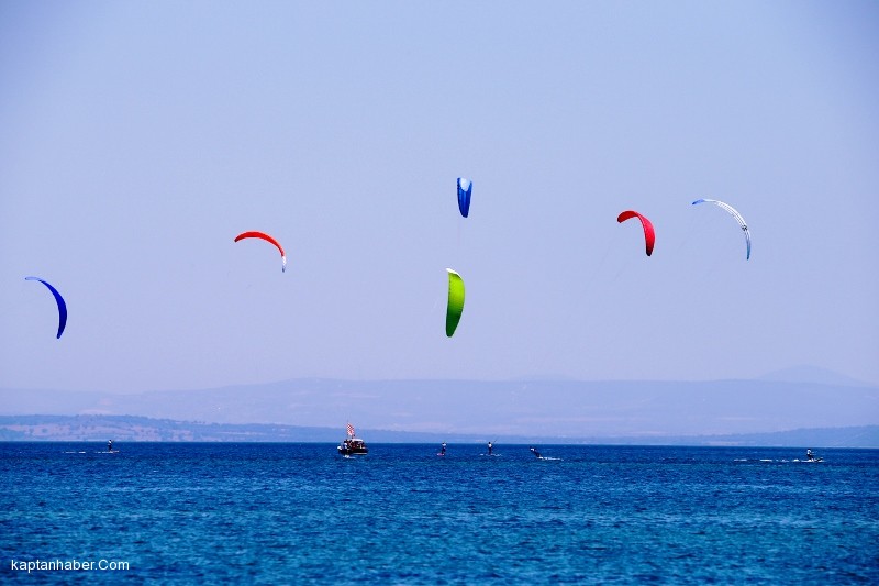 Bozcaada Avrupa&#039;nın en iyi  Kiteboard sporcularını ağırlıyor