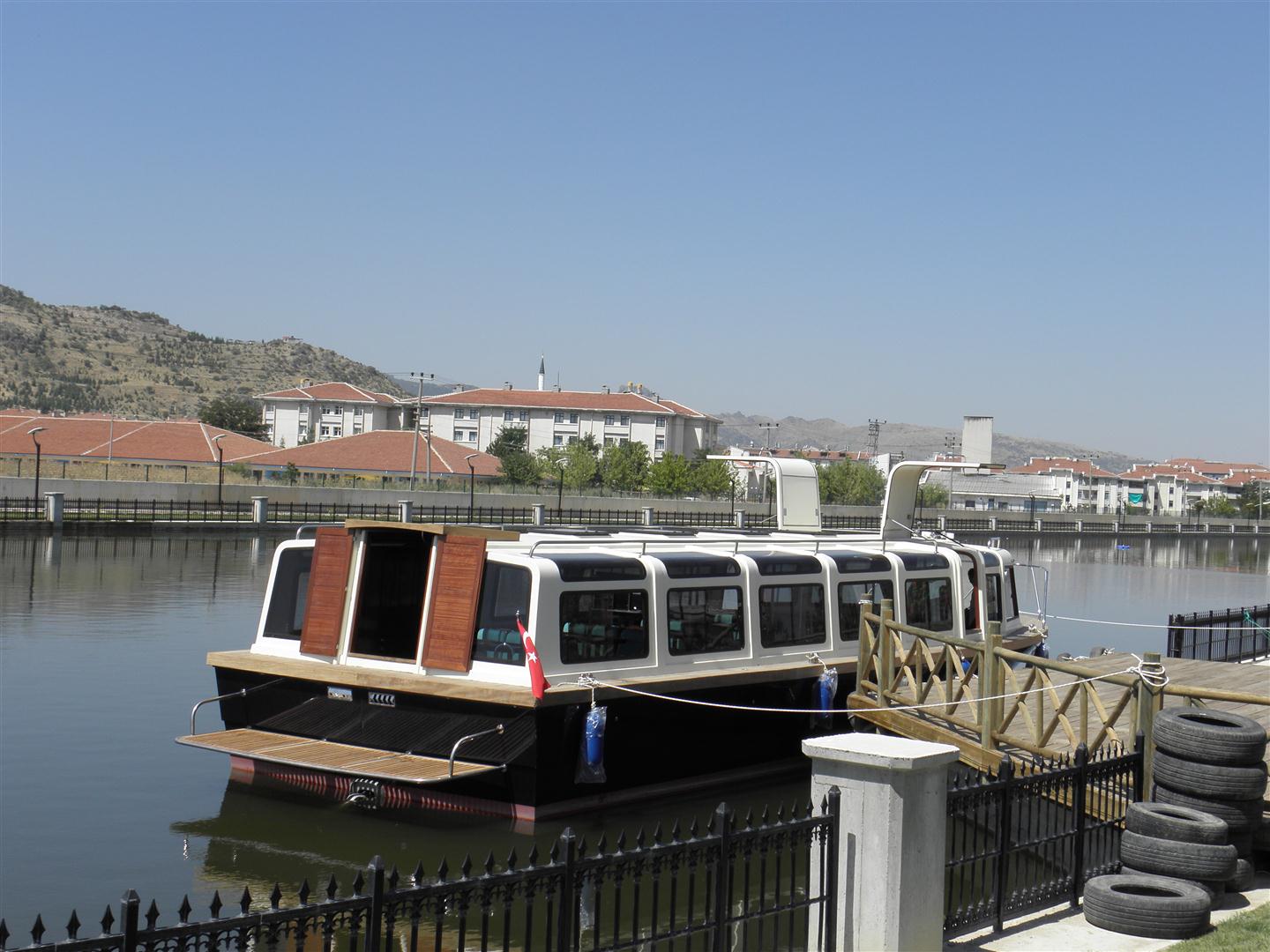 KOCATEPE adlı tekne suya indi