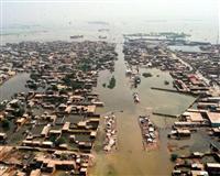 Pakistan Sel İle Boğuşuyor