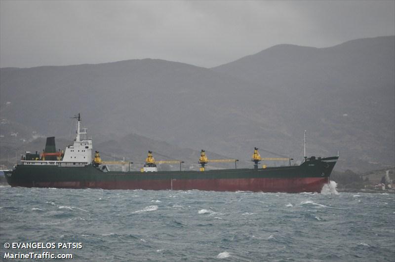 &#039;Seawind&#039; Balık kafeslerine bindirdi.