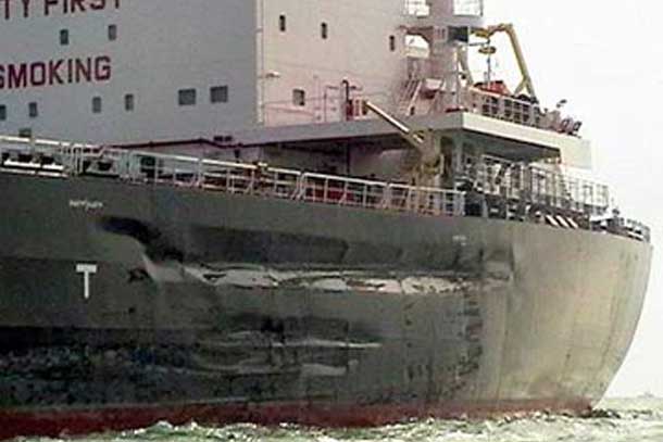 Malezya açıklarında gemi battı