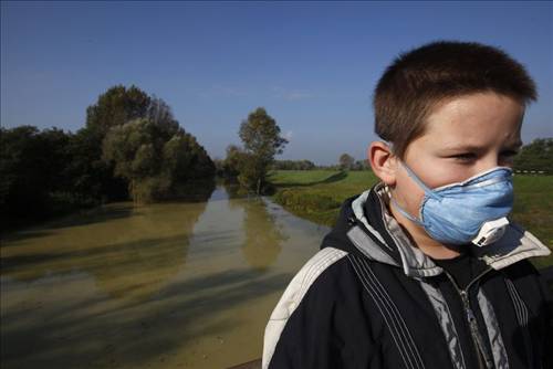 Kızıl Çamur Tuna&#039;ya Karıştı