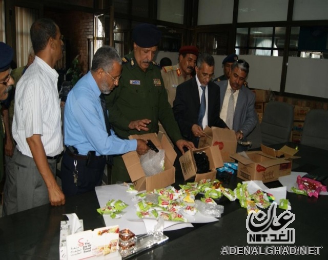 Bisküvi Kutusunda Silahlara 3 Gözaltı