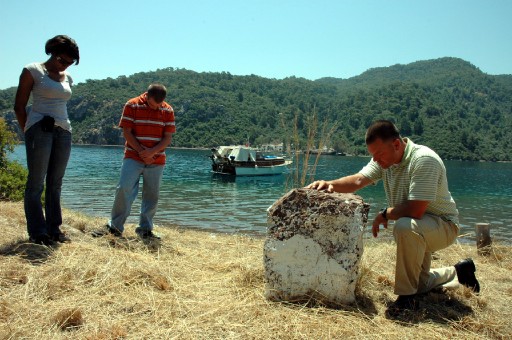 ABD Donanmasından Mezar Ziyareti