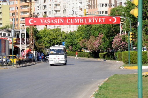 Adana&#039;da Şehir Dışına Kaçışlar Başladı