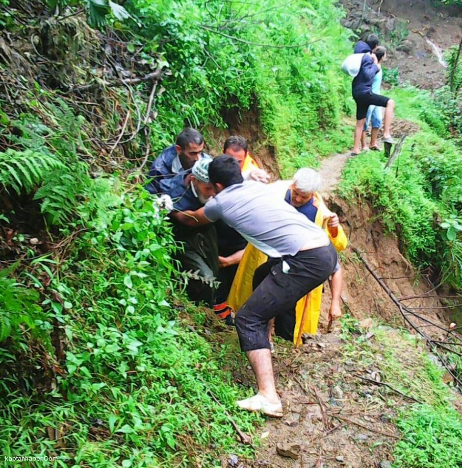 Hopa&#039;daki Selin Ardından İnsanlar Helikopterle Kurtarıldı