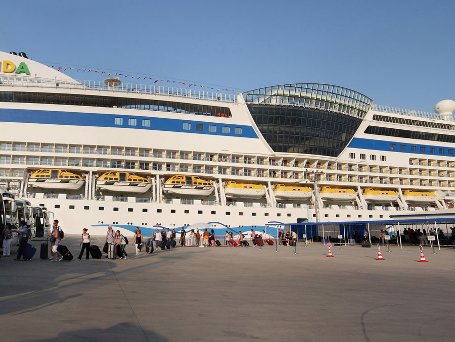 Antalya Bu Yıl 170 Bin Gemi Yolcusu Ağırlayacak