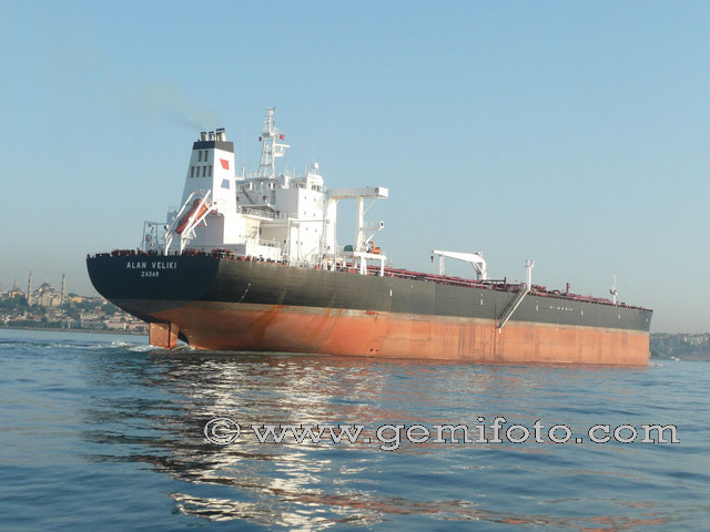 OPEC’in Üretimi Kısması Tankercileri Vurdu