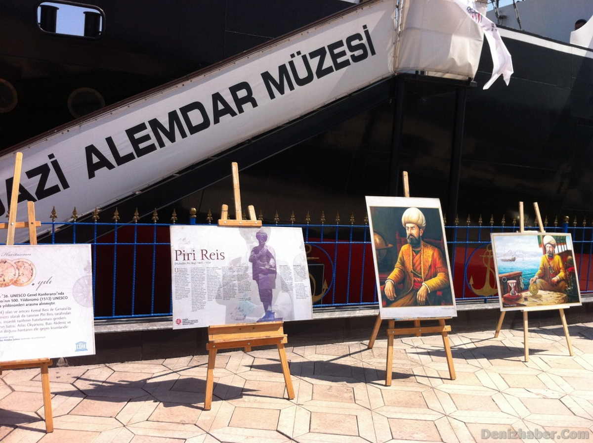 Alemdar Gemisi önünde Piri Reis sergisi
