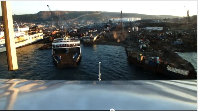 Feribot Aliağa'da Böyle Karaya Çıktı