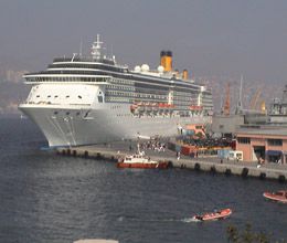 Alsancak Limanı&#039;na Her Gün Bir Gemi